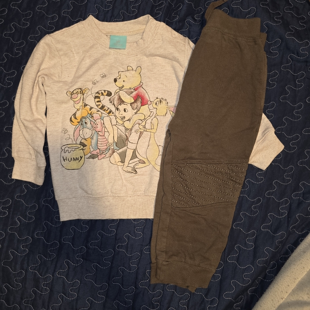 Gray Winnie the Pooh Sweatshirt and Brown Pants Set